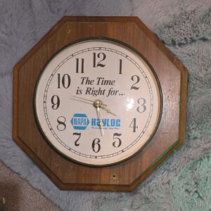 Napa Clock